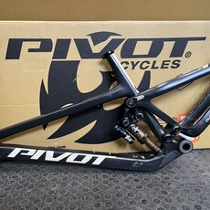 Ex Demo Staff Bike - 2024 Pivot Switchblade V6 Sram X0 Stealth Mojave XL FRAME