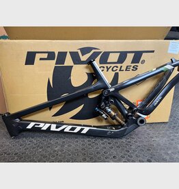Pre-Loved 2024 Pivot Switchblade V6 Sram X0 Stealth Mojave XL FRAME