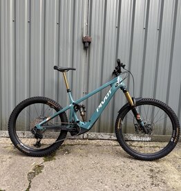 Pivot Ex-Demo Pivot Shuttle LT Bosch Pro X0 Transmission Willow Green XL