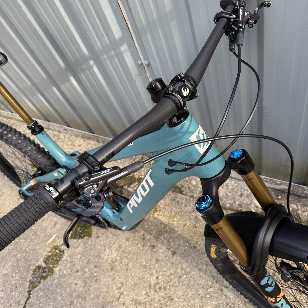 Pivot Ex-Demo Pivot Shuttle LT Bosch Pro X0 Transmission Willow Green XL