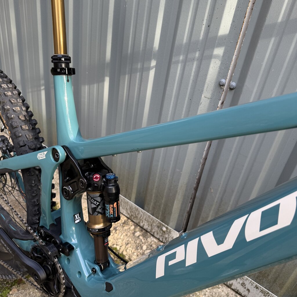 Ex-Demo Pivot Shuttle LT Bosch Pro X0 Transmission Willow Green XL