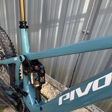 Ex-Demo Pivot Shuttle LT Bosch Pro X0 Transmission Willow Green XL