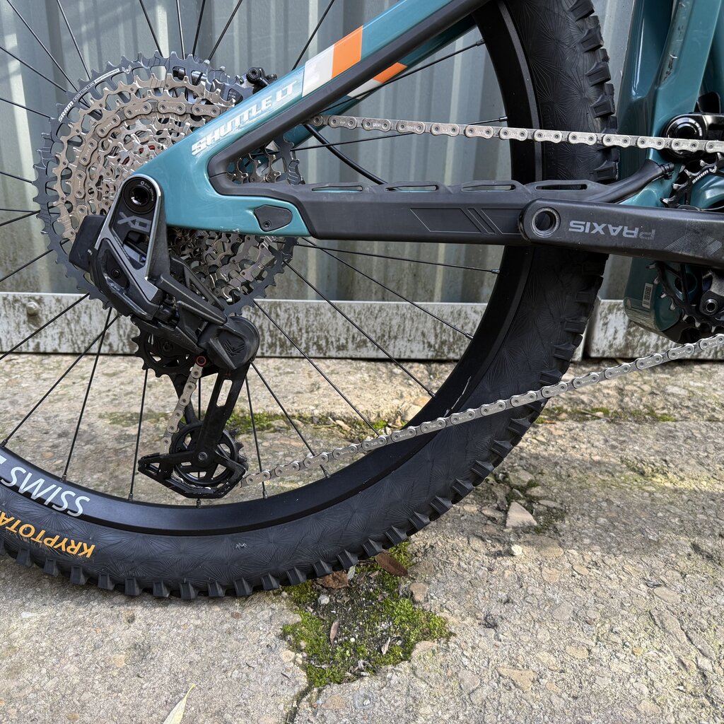 Pivot Ex-Demo Pivot Shuttle LT Bosch Pro X0 Transmission Willow Green XL