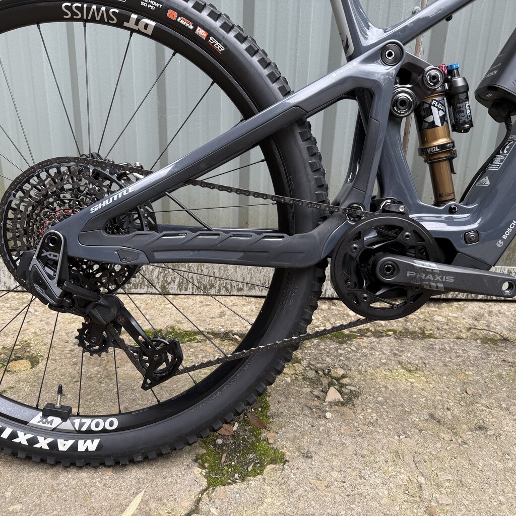Ex-Demo Pivot Shuttle SL AM Pro Eagle X0 Transmission W/ Range Extender Brownstone Medium