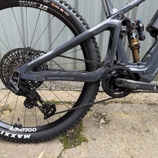 Ex-Demo Pivot Shuttle SL AM Pro Eagle X0 Transmission W/ Range Extender Brownstone Medium