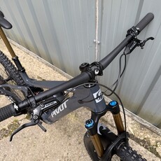 Ex-Demo Pivot Shuttle SL AM Pro Eagle X0 Transmission W/ Range Extender Brownstone Medium