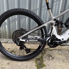 Ex-Demo Pivot Shuttle SL AM Pro Eagle X0 Transmission W/ Range Extender Brownstone Large
