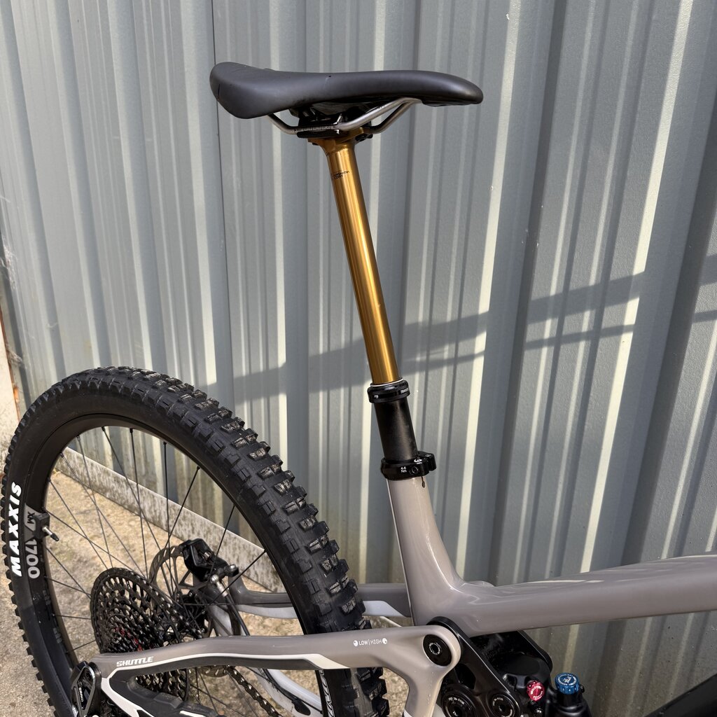 Ex-Demo Pivot Shuttle SL AM Pro Eagle X0 Transmission W/ Range Extender Brownstone Large
