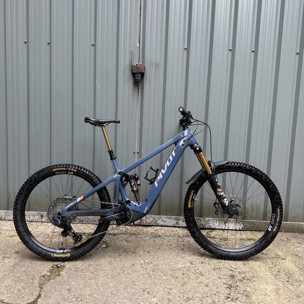 Ex-Demo Pivot Shuttle LT Bosch Pro X0 Transmission Blue Scrub Jay L