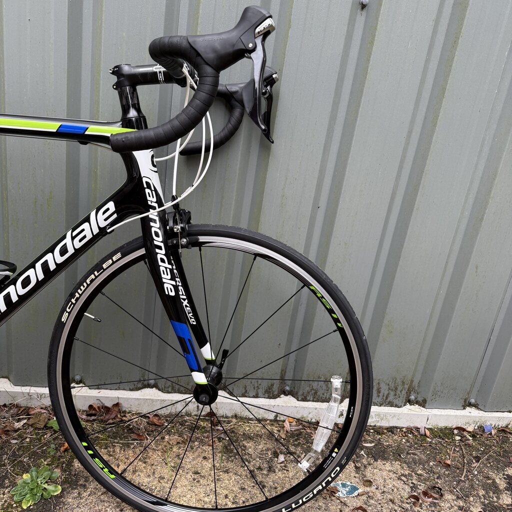 Pre-Loved 2015 Cannondale SuperSix Evo 105 White / Green / Black 58cm