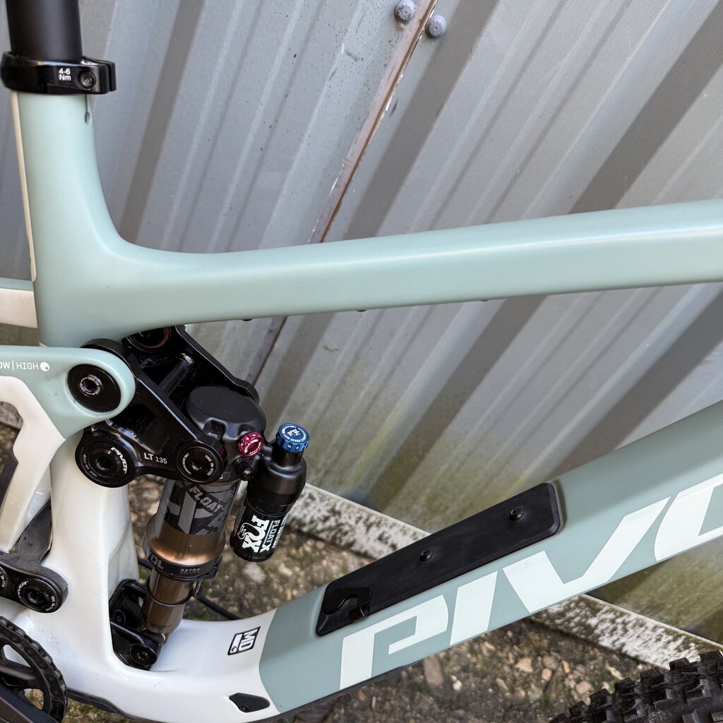 Ex Demo Pivot Bike - Trailcat LT 29 Pro X0 Eagle Transmission - Green Meadow Mist - M