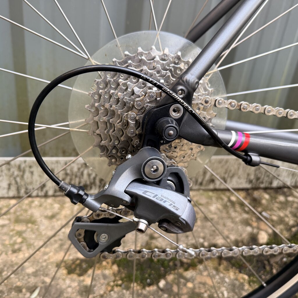 Pre-Loved Specialized Dolce 54cm Grey / White / Red / Pink