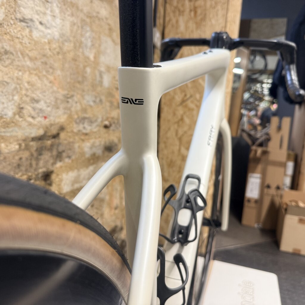 Ex Demo Enve Fray Salt 54cm Custom Build Shimano Ultegra Di2 Enve Foundation Wheels