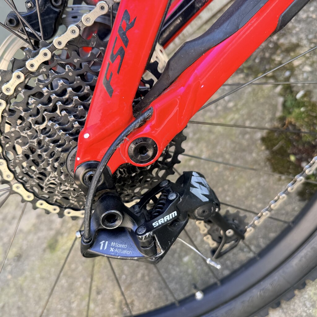Pre-Loved 2020 Specialized Levo FSR Red Medium