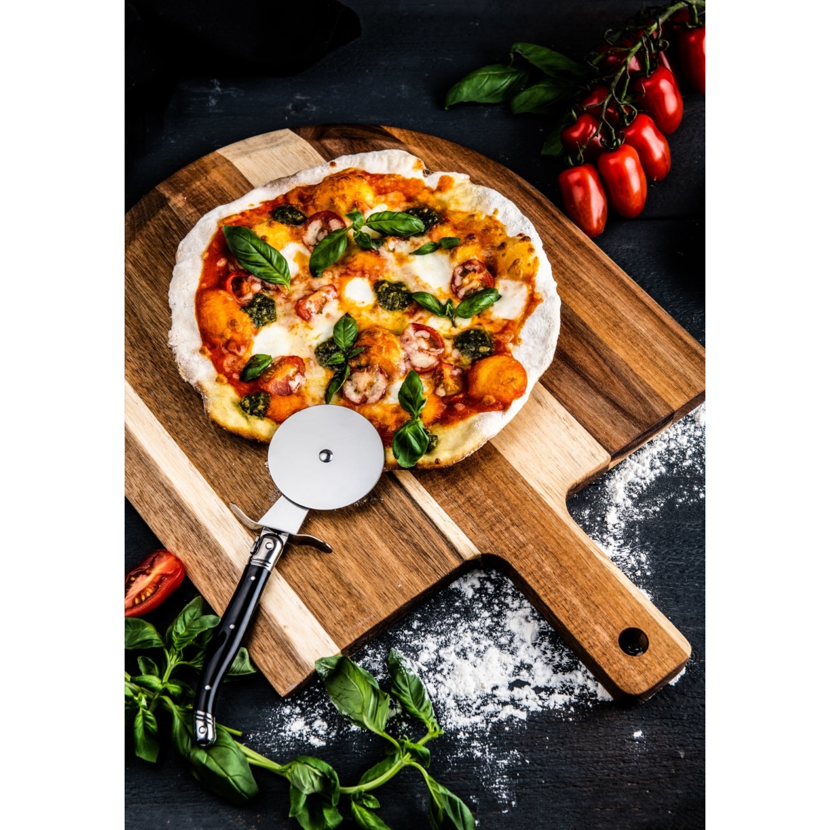 Laguiole Style de Vie Laguiole Style de Vie Premium Line pizzasnijder, met acaciahouten serveerplank