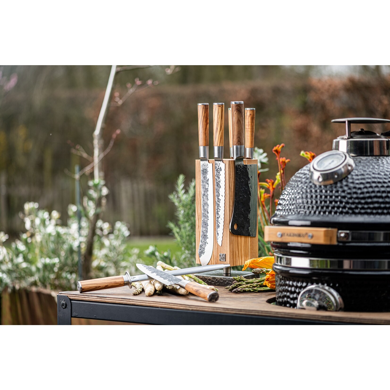 Forged Forged Messenblok roterend, olijfhout