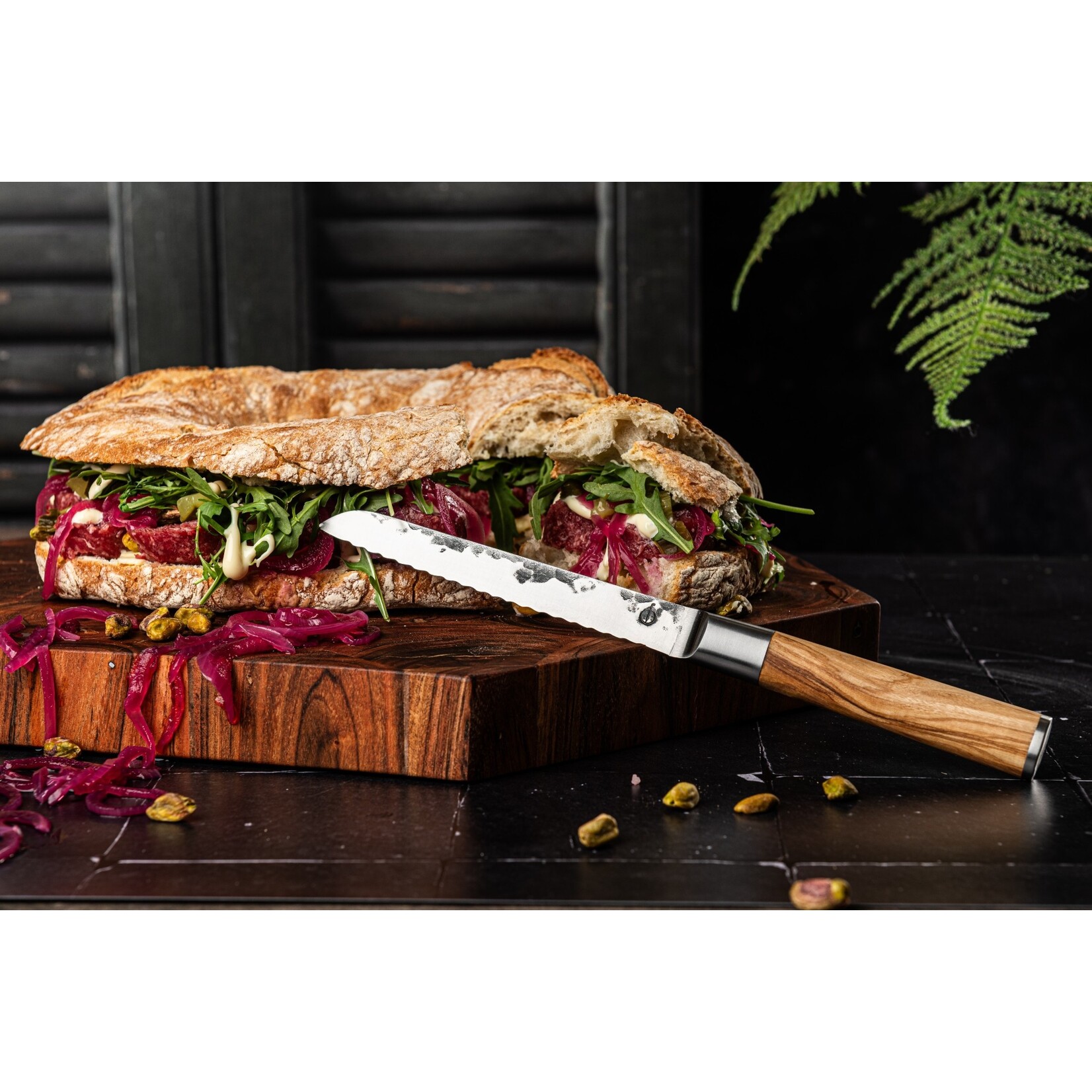 Forged Forged Olive universeel mes 14cm, gekarteld