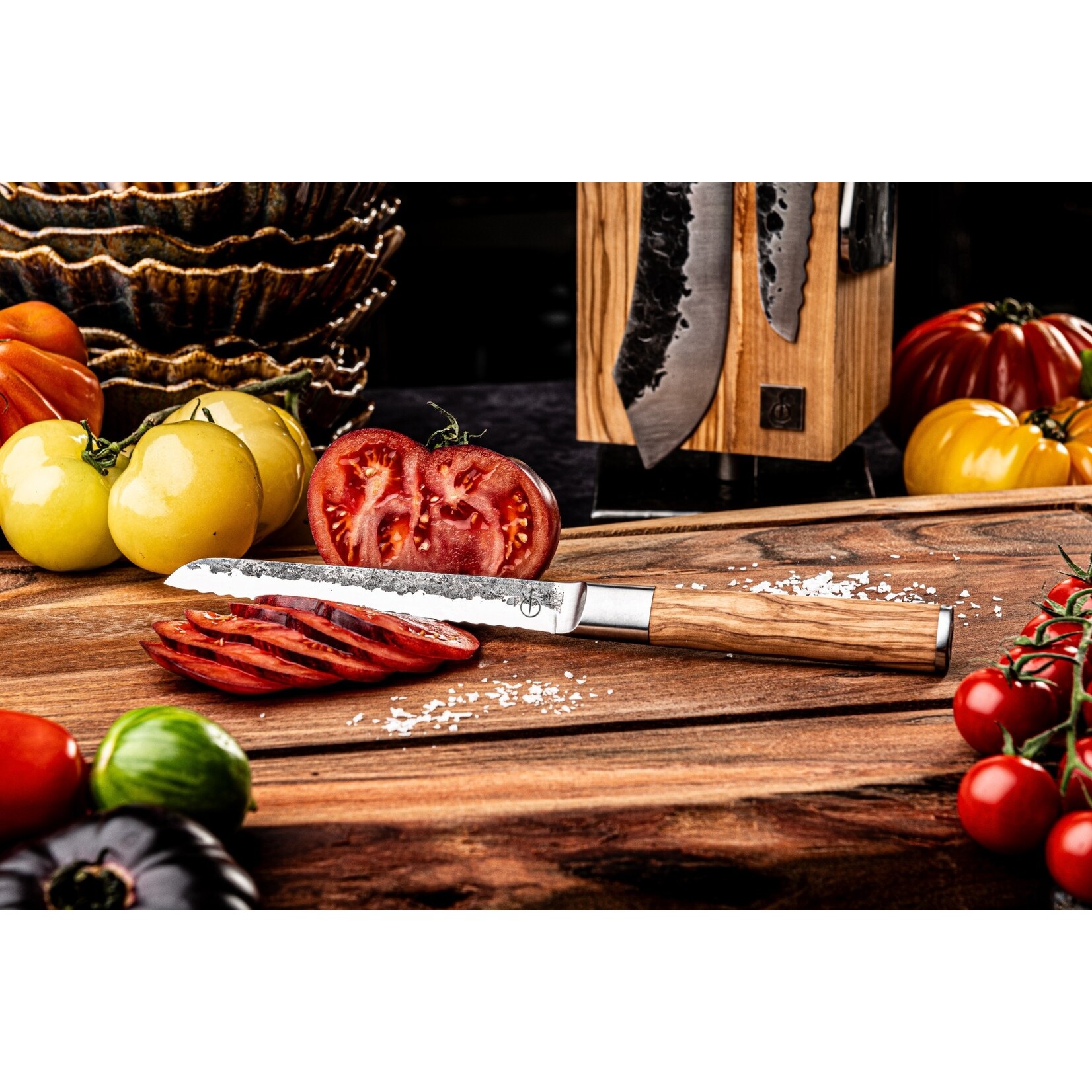 Forged Forged Olive universeel mes 14cm, gekarteld