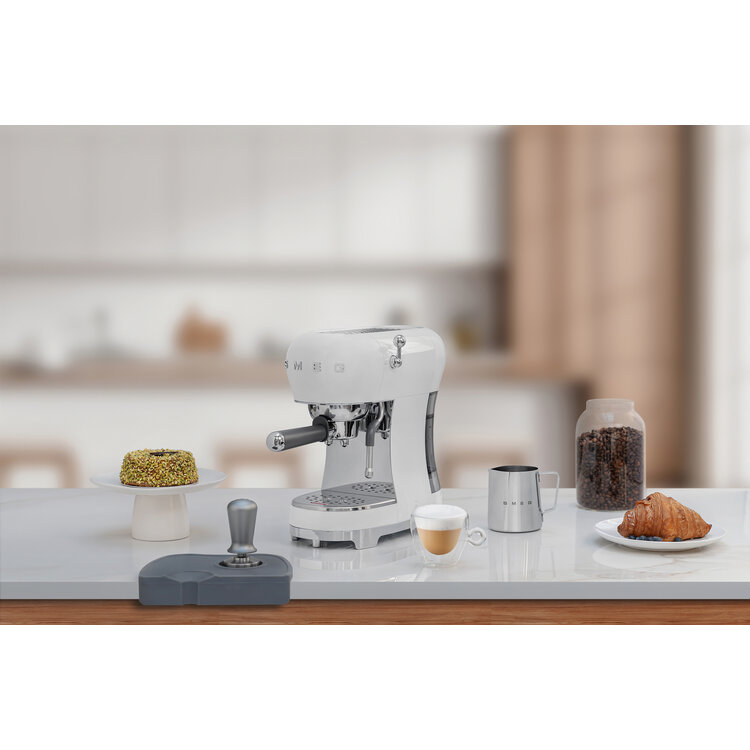 SMEG SMEG Espressomachine ECF02WHEU, wit