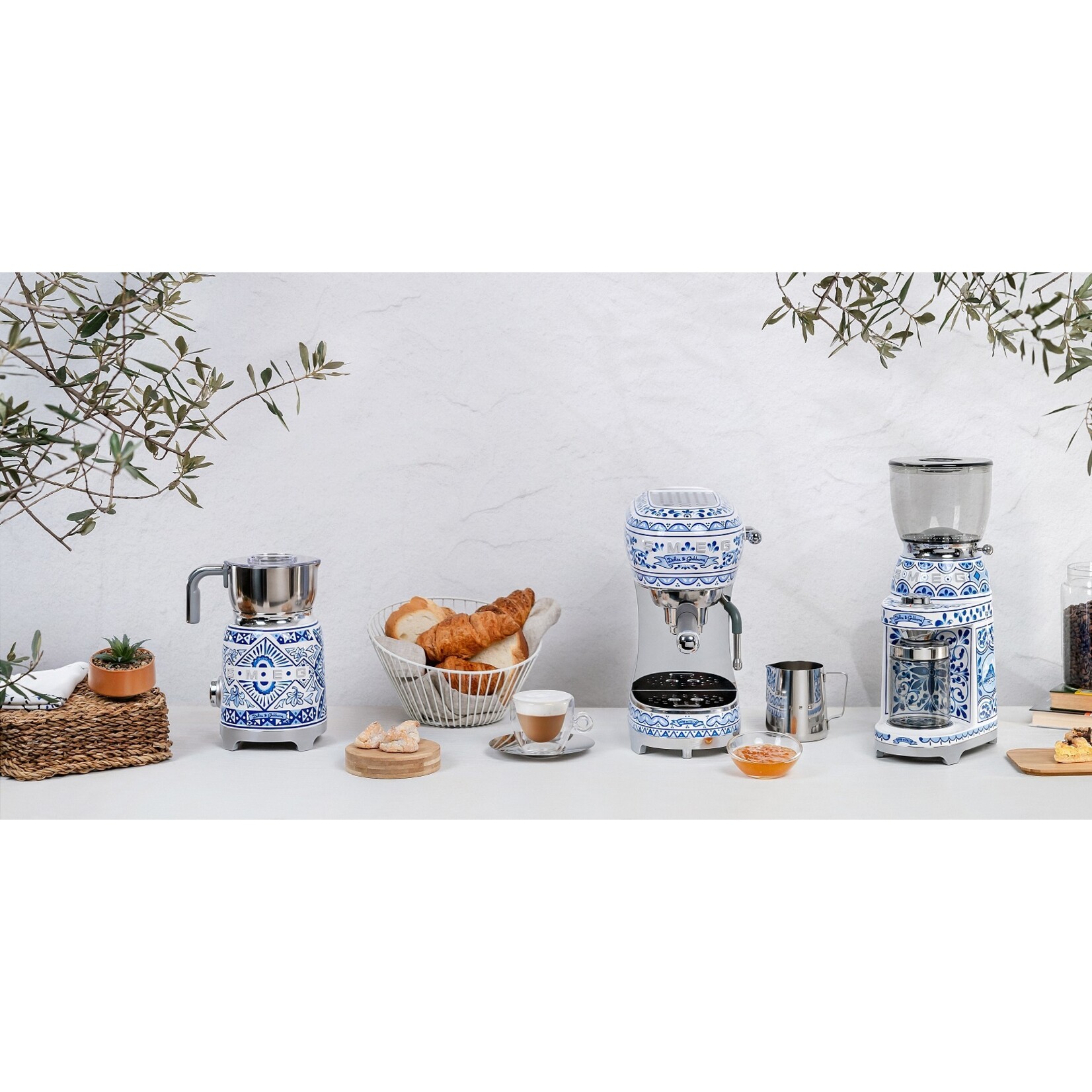 SMEG SMEG Dolce & Gabbana Espressomachine ECF02DGBEU, Blu Mediterraneo