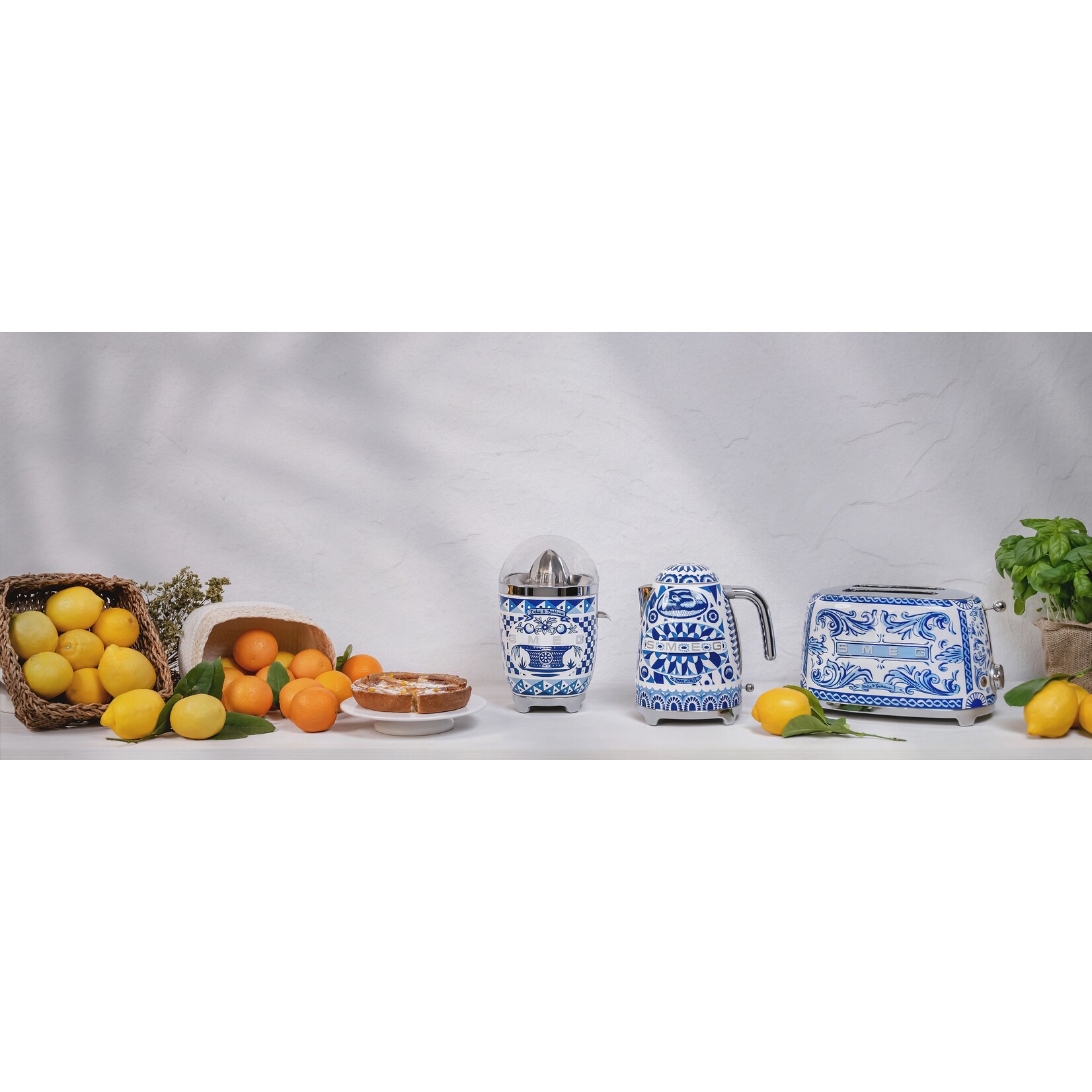 SMEG SMEG Dolce & Gabbana Waterkoker KLF03DGBEU, 1,7 liter, Blu Mediterraneo