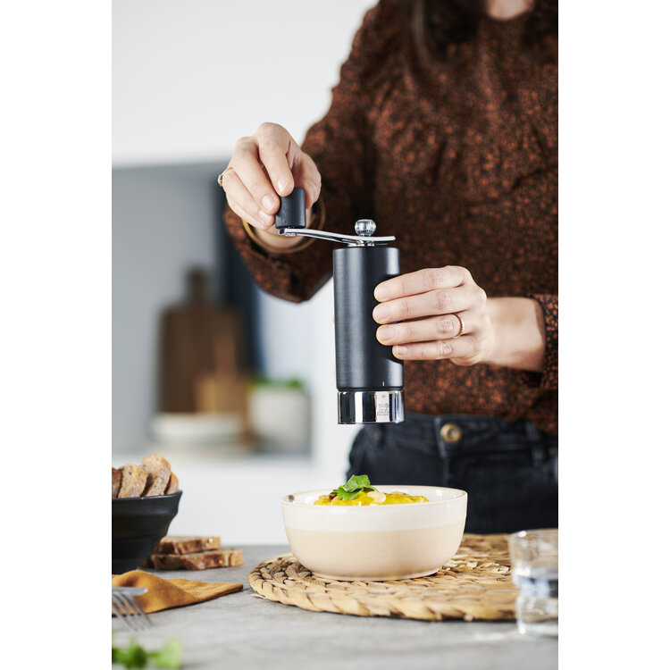 Peugeot Peugeot Isen pepermolen 18 cm, zwart, beukenhout