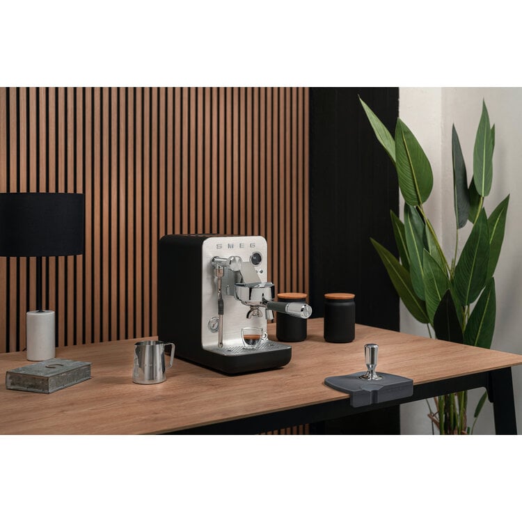 SMEG SMEG Espressomachine Mat Zwart, EMC02BLMEU