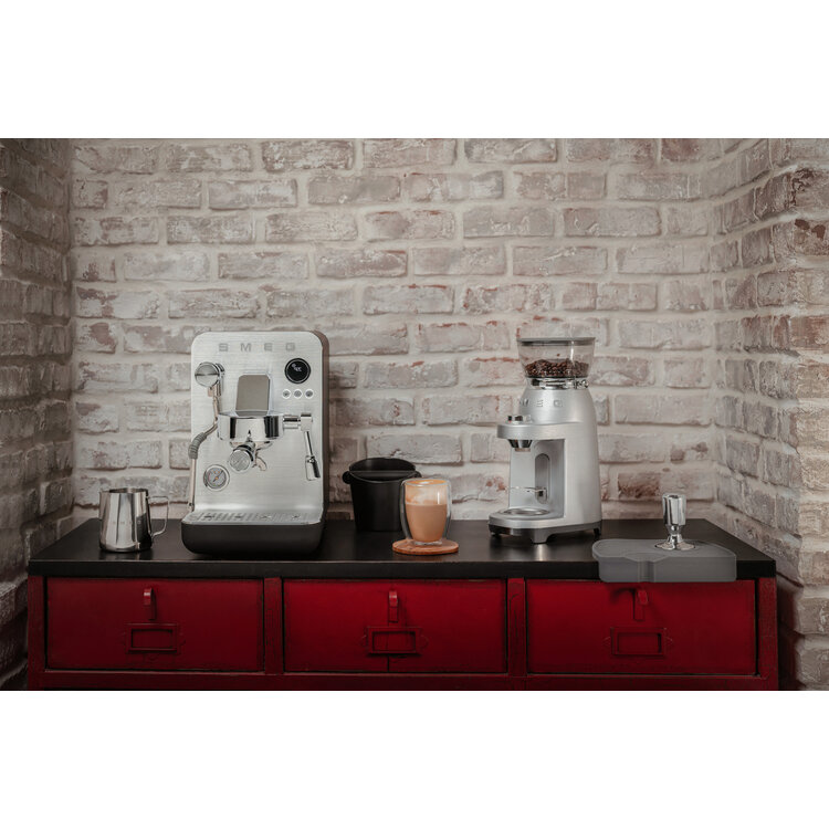 SMEG SMEG Espressomachine Mat Zwart, EMC02BLMEU