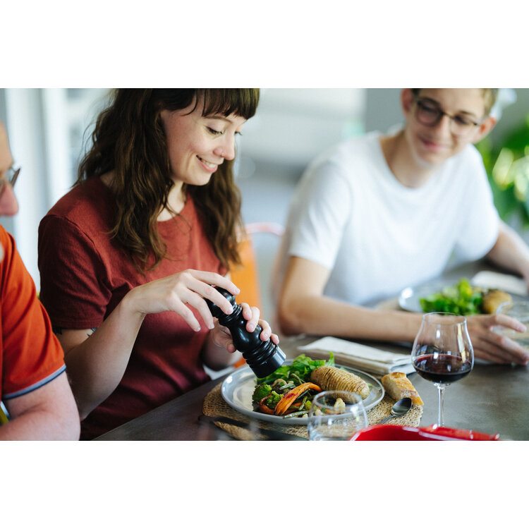 Peugeot Peugeot Paris zoutmolen 18 cm, satijnzwart, u'Select, zirlion maalwerk