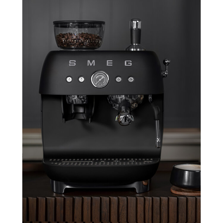 SMEG SMEG espressomachine mat zwart, halfautomaat, EGF03BLMEU
