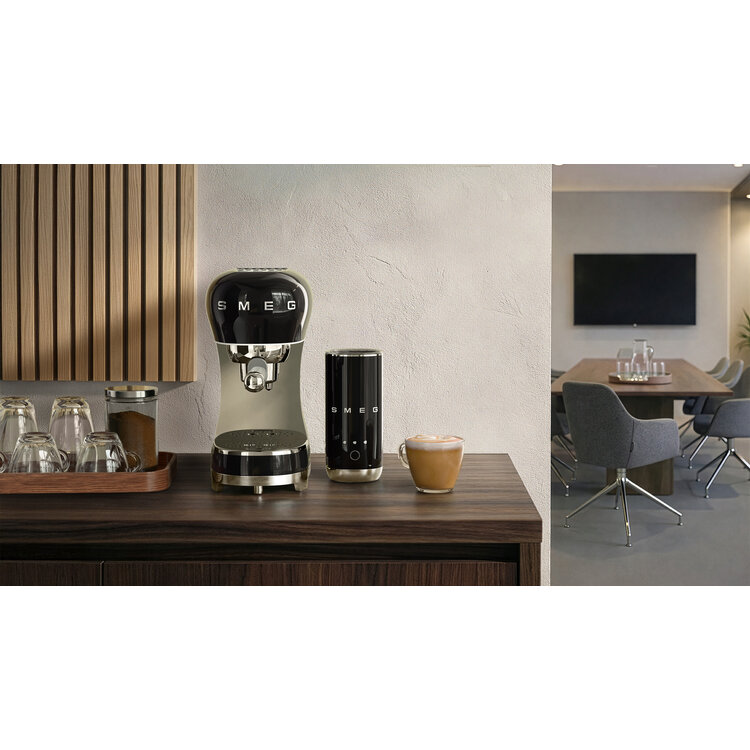SMEG SMEG Espressomachine + melkopschuimer set - Zwart - ECF12BLEU