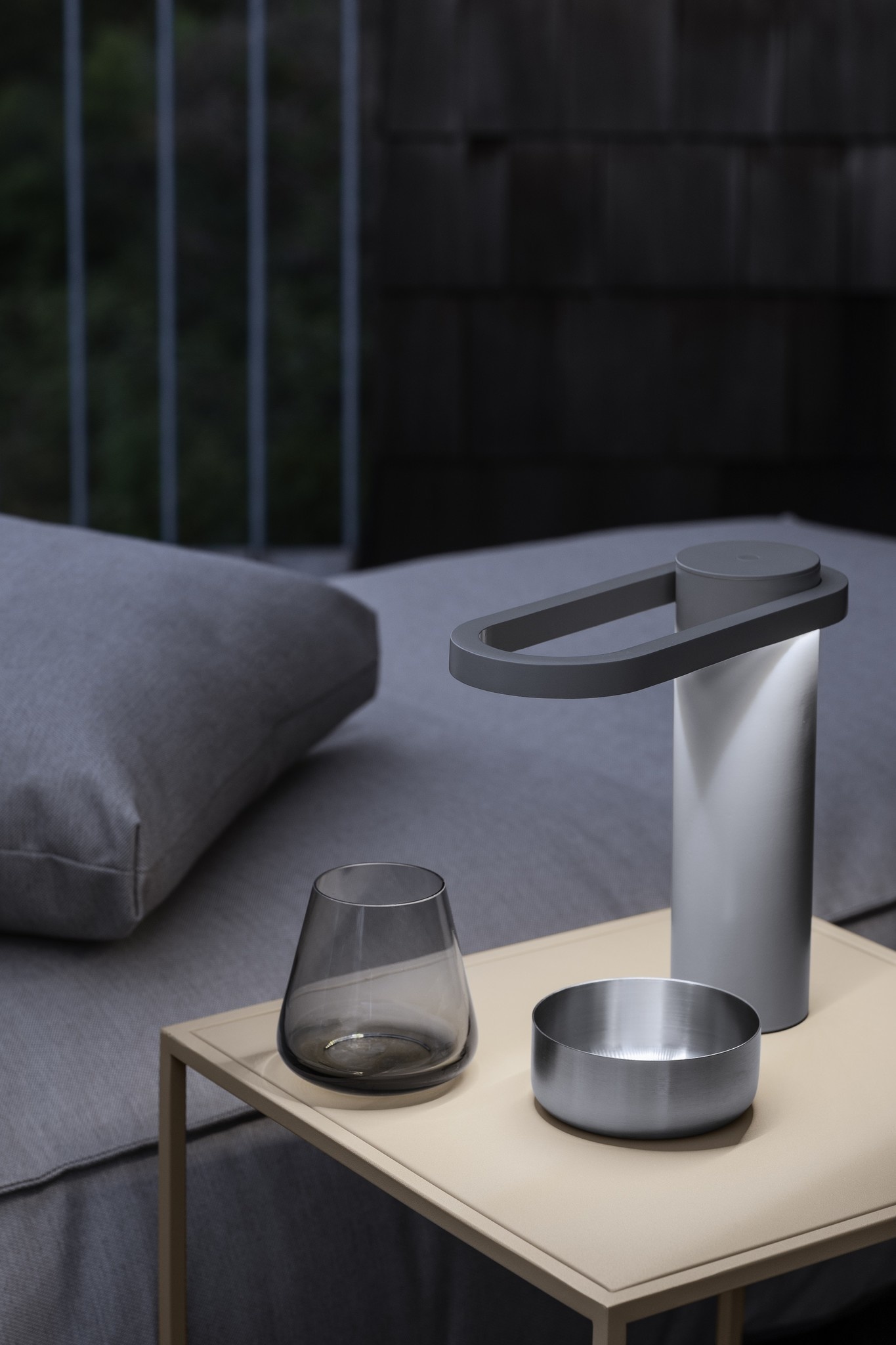 HOOP table lamp Warm Gray (66240)