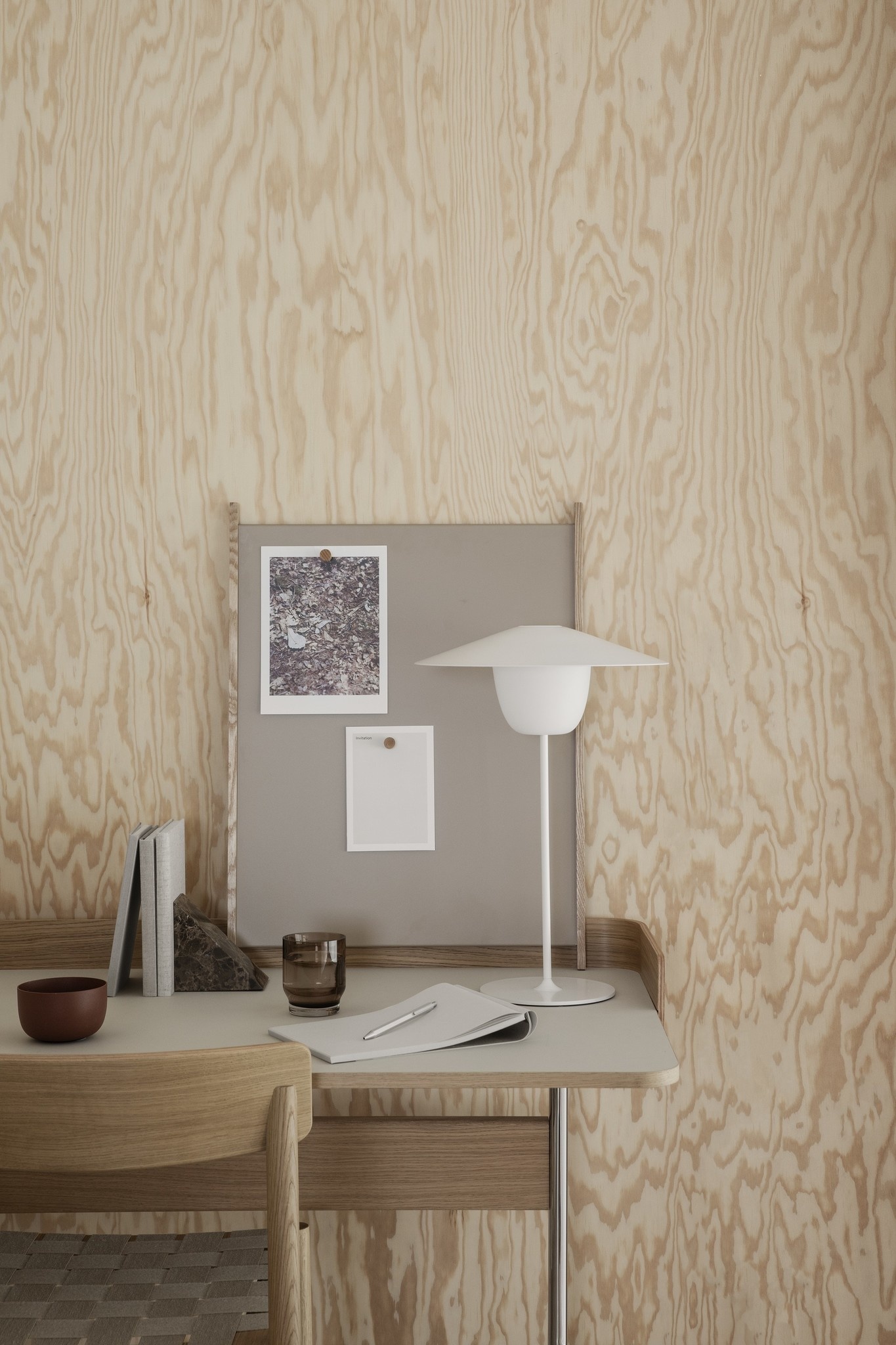 KOREO Magnettafel Trauernde Taube 123 x 75 cm - 66507