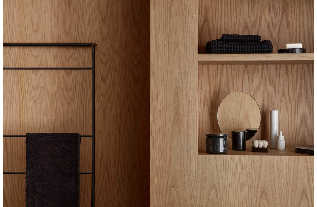 Bath towel 70x140 cm RIVA color Off Black (66299)