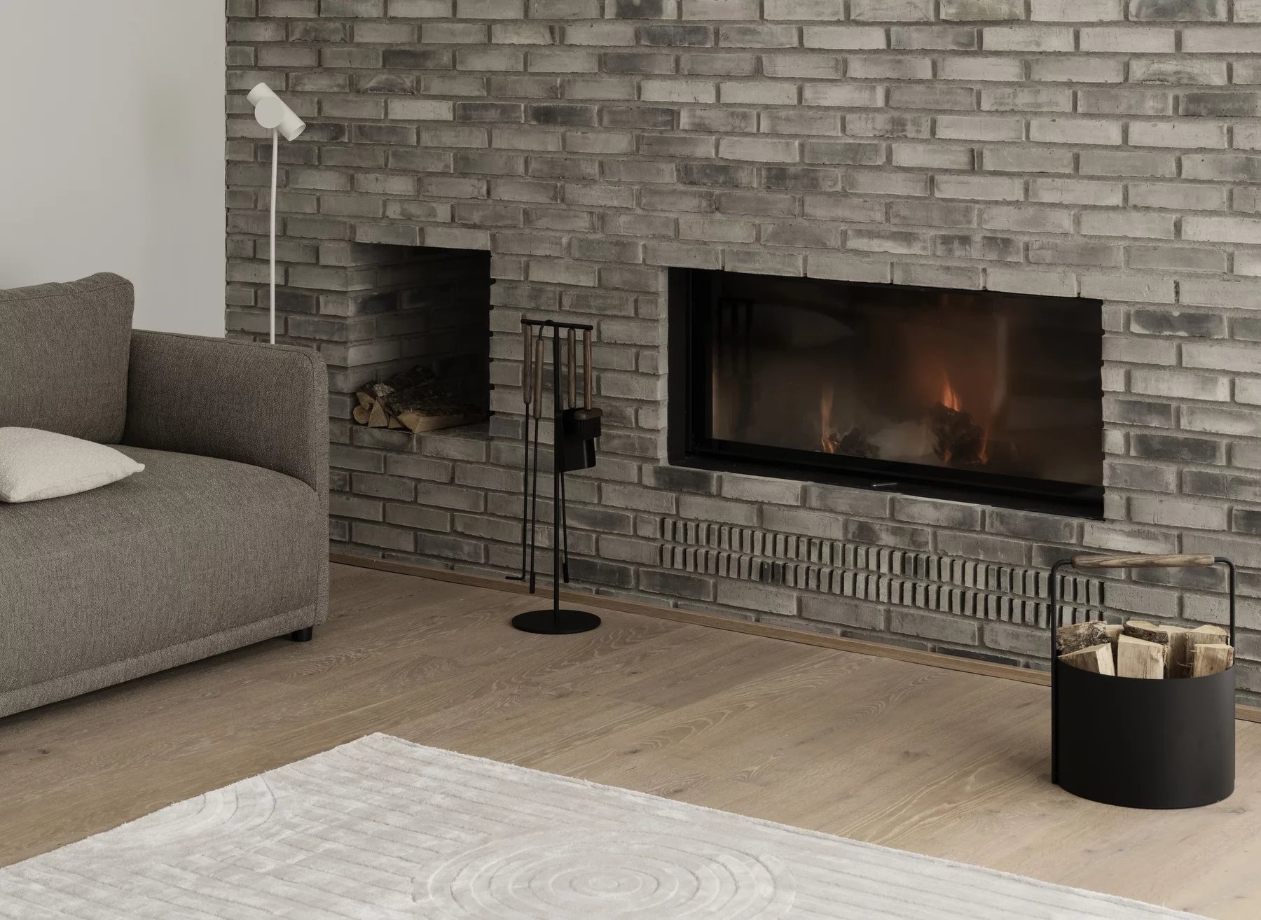 ASHI 5-piece standing fireplace set (black oak) 66154