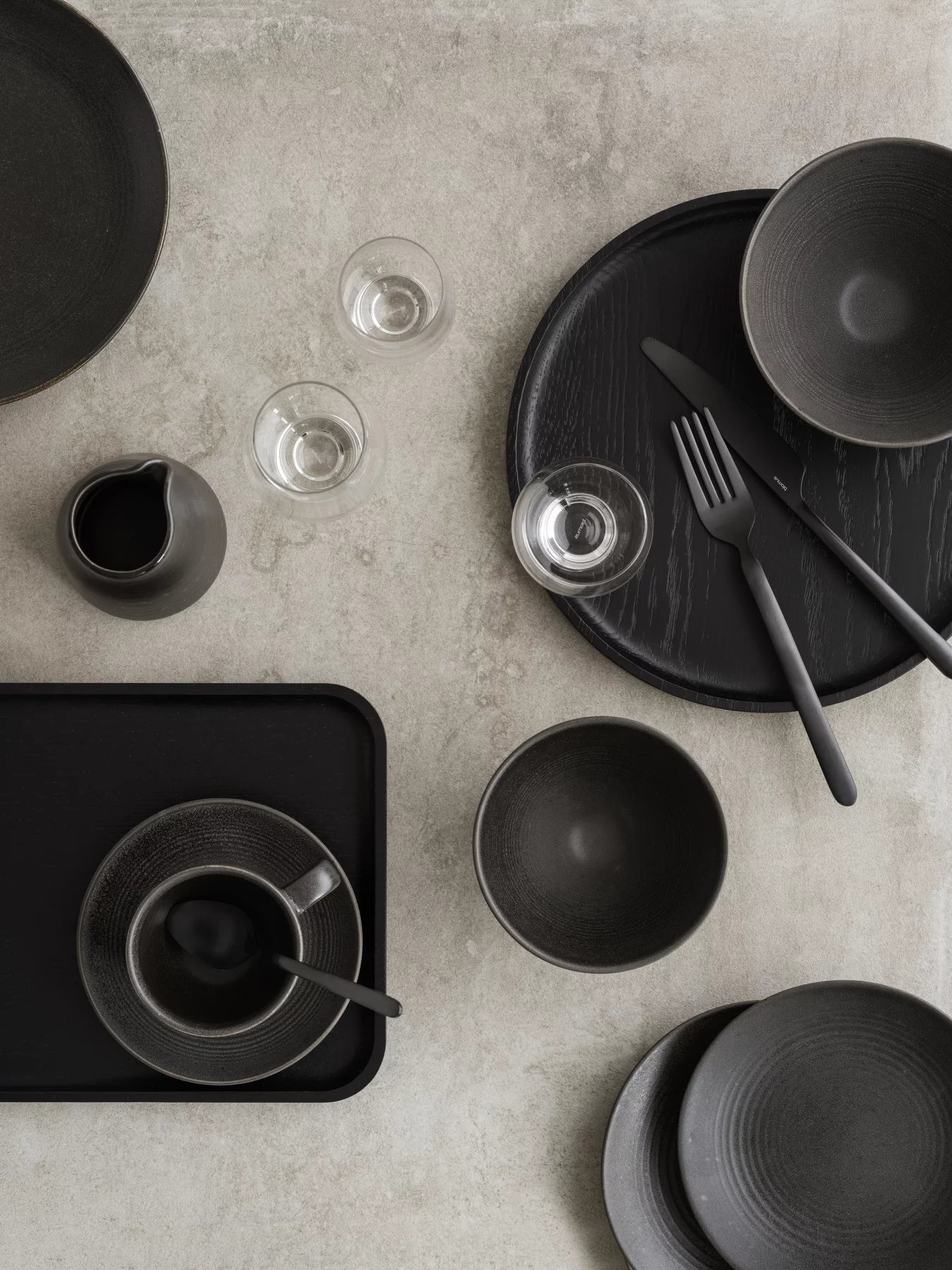 OKU round tray / tray Black (small) 64549