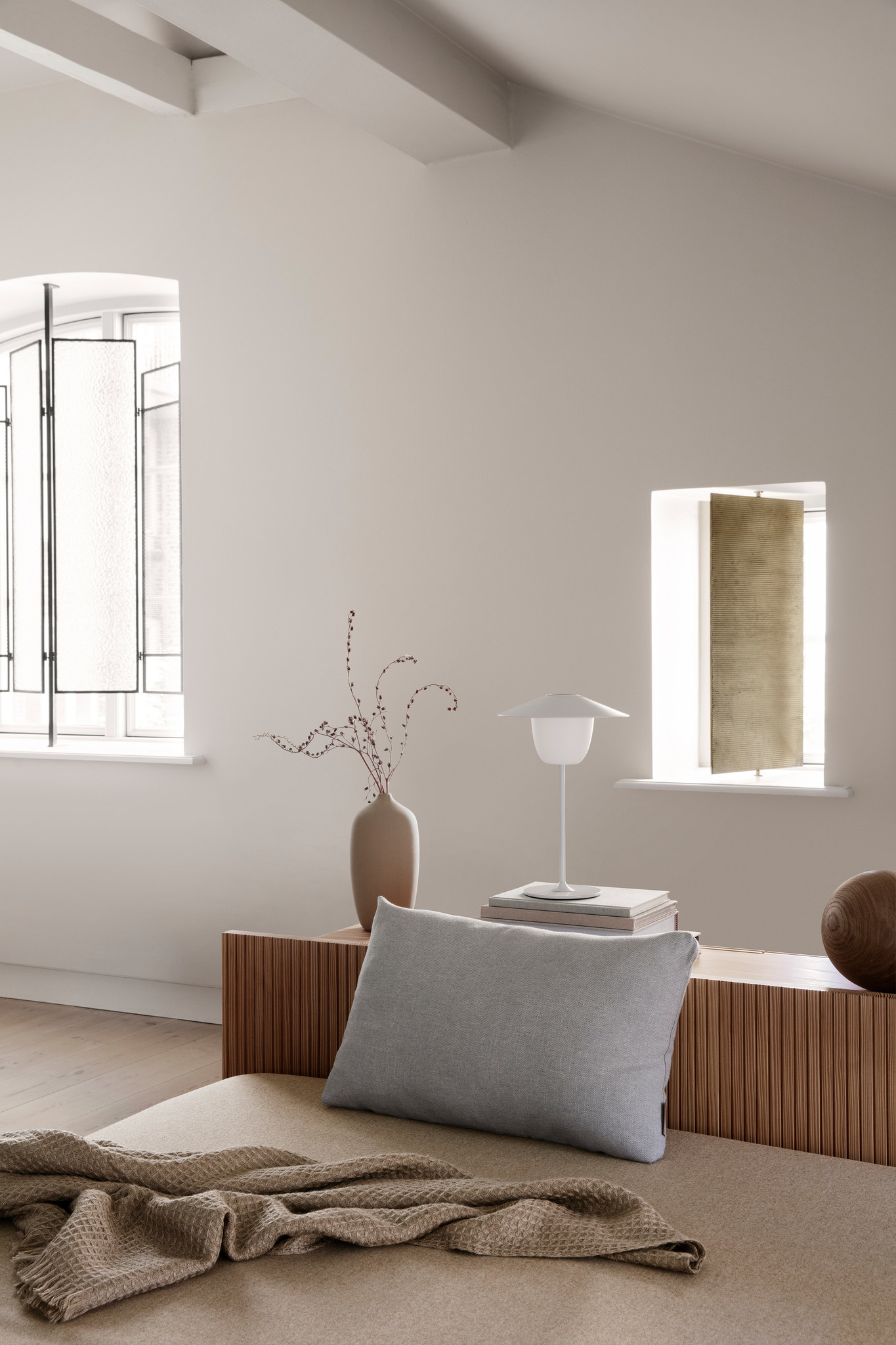 ANI table lamp color White (large) 66068