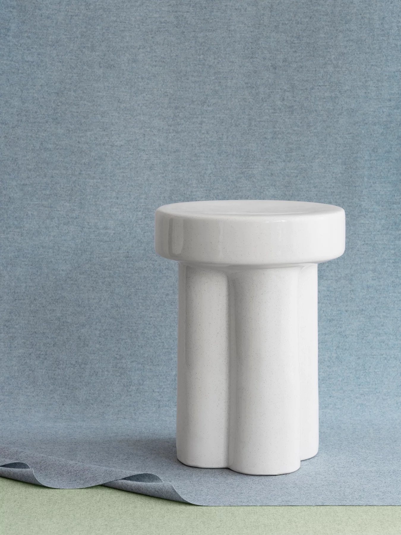 Blomus TORU side table Lily White round