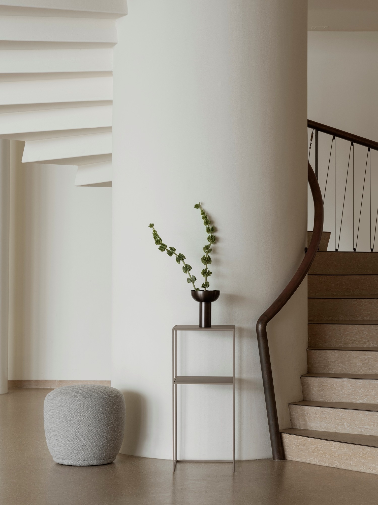 Blomus FERA Säulen-/Beistelltisch Steel Grey