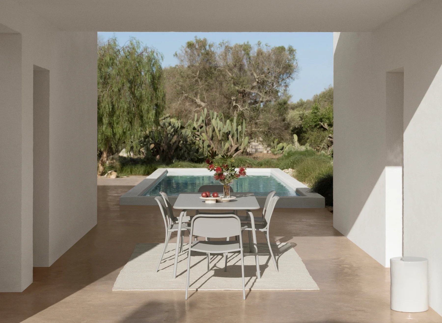 Blomus TORU side table Lily White flat