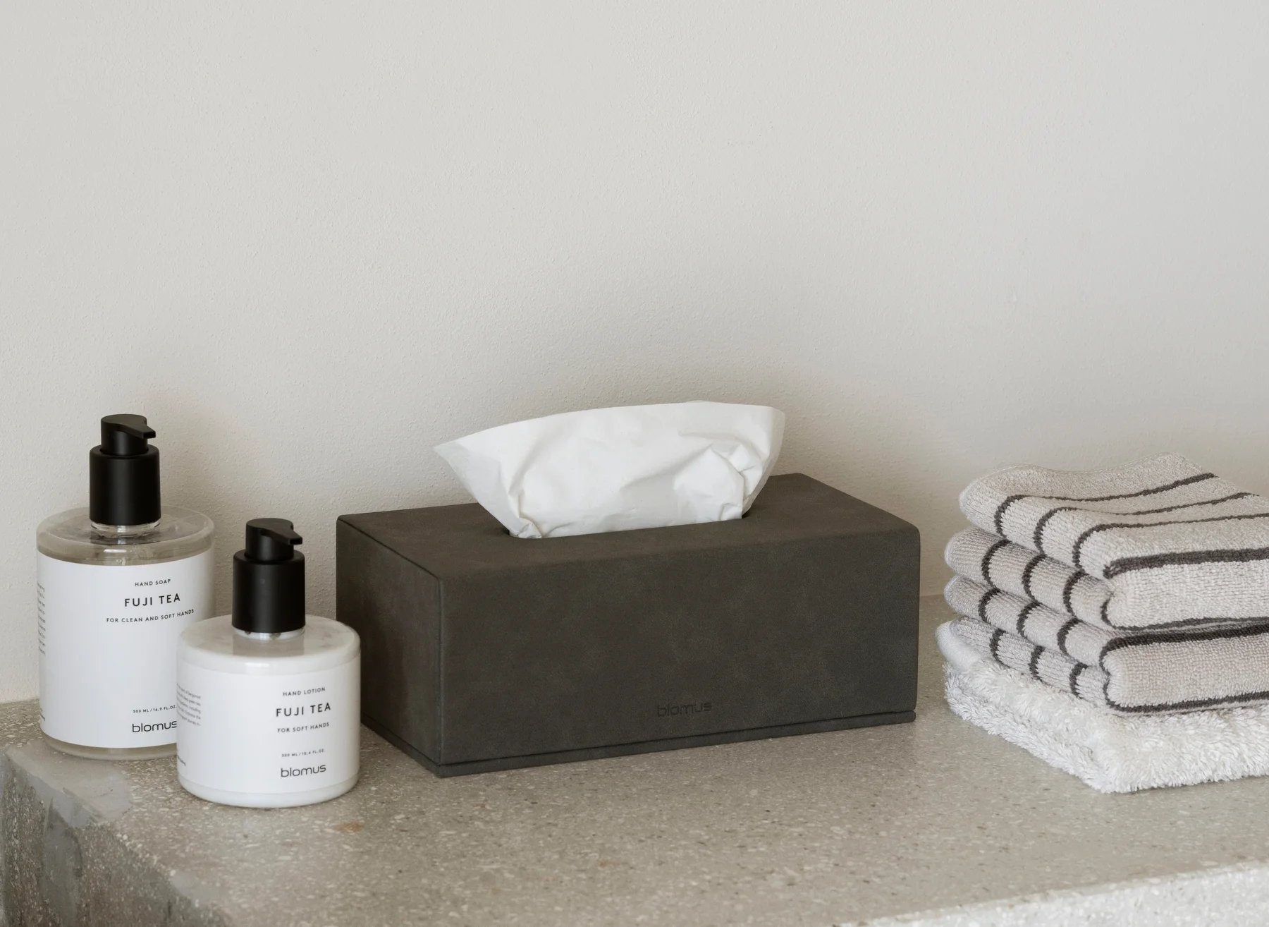 Blomus SAHLA tissue holder Pewter