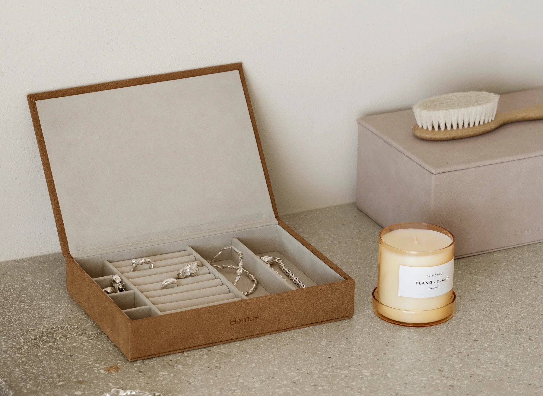 Blomus SAHLA sieradendoos Indian Tan medium