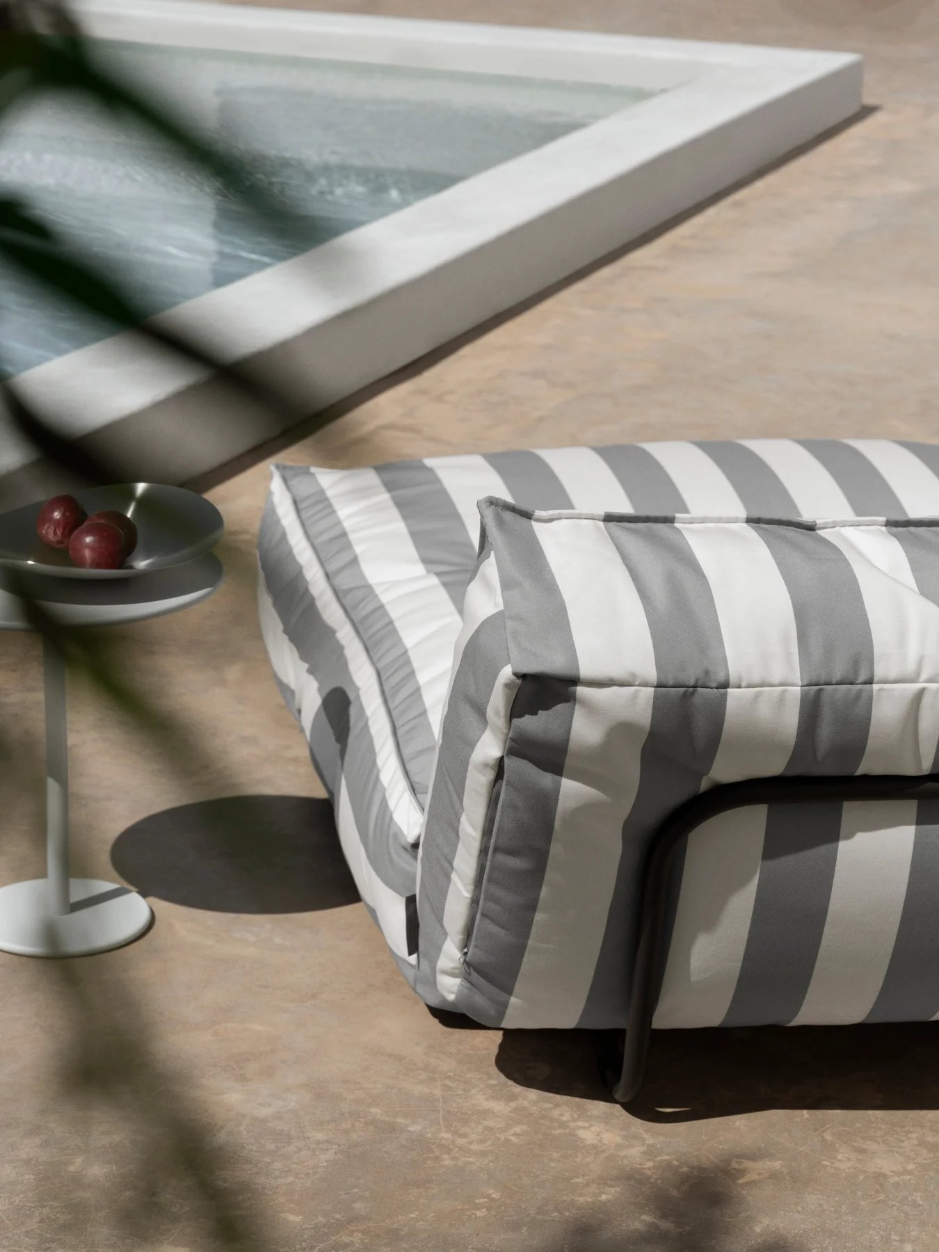 Blomus STAY daybed (Elephant Skin)