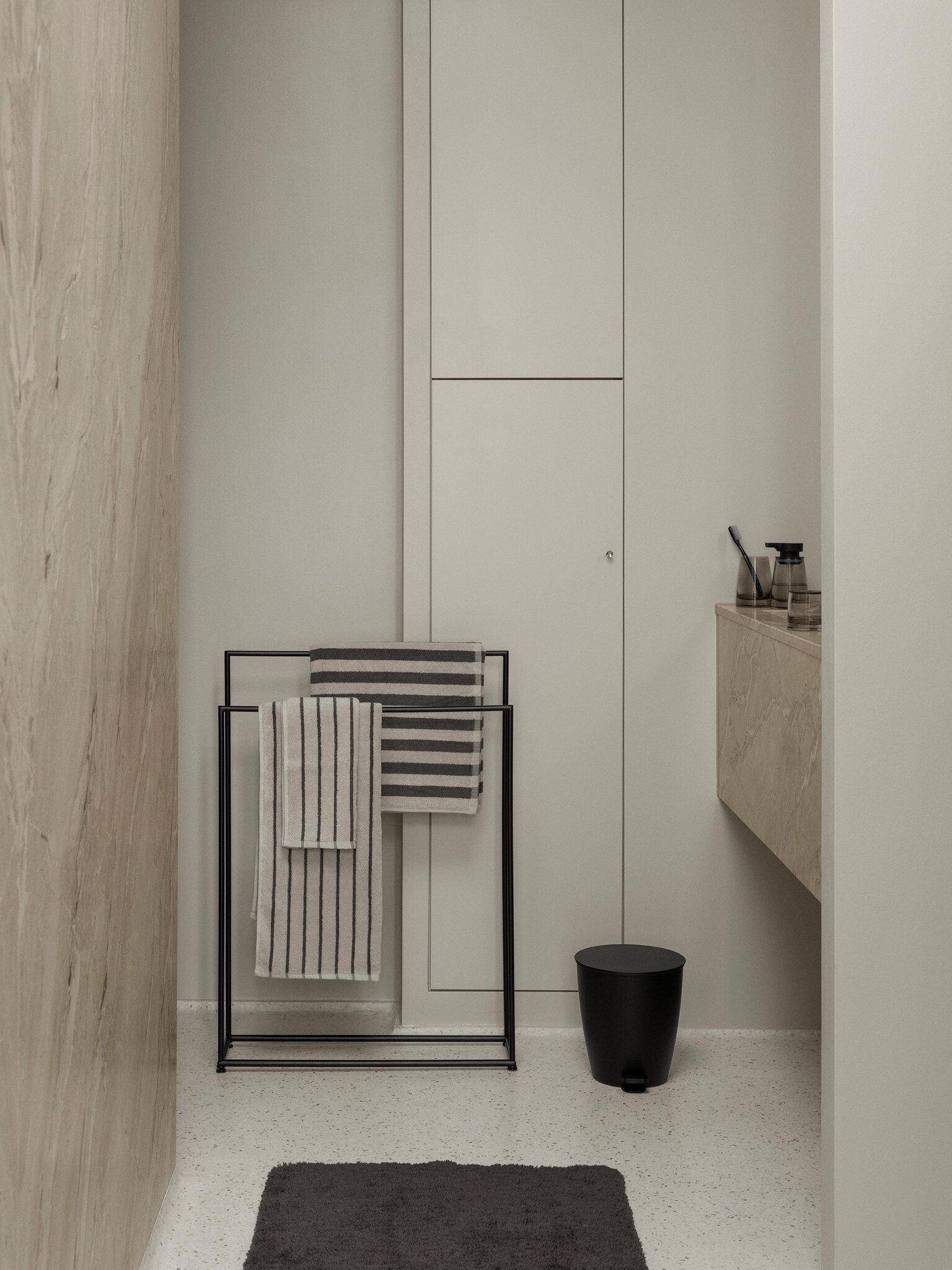 Blomus MODO handdoekrek Black