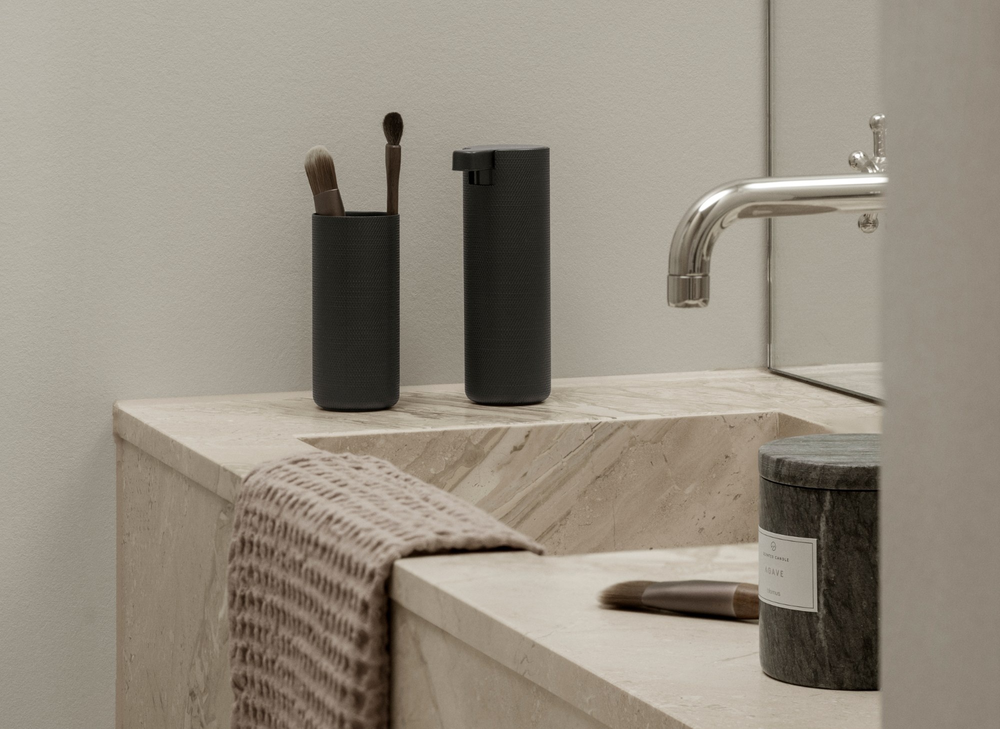 Blomus MODO ROF zeepdispenser wand Black