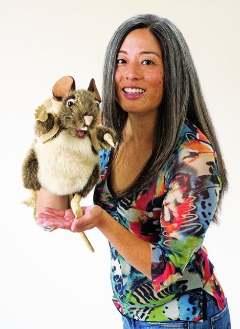 Rat met rugzak handpop