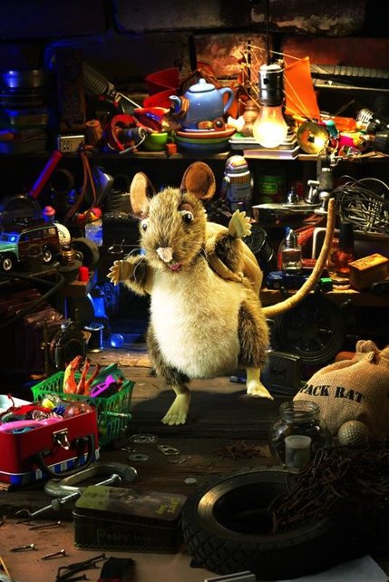 Rat met rugzak handpop