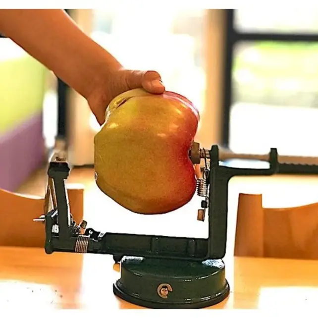 Appelschilmachine om appels te schillen