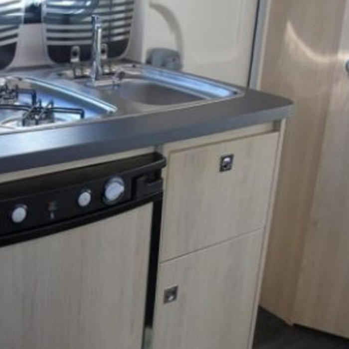 FjordOutdoor Trigano VDL Koelkastsluiting Rechts