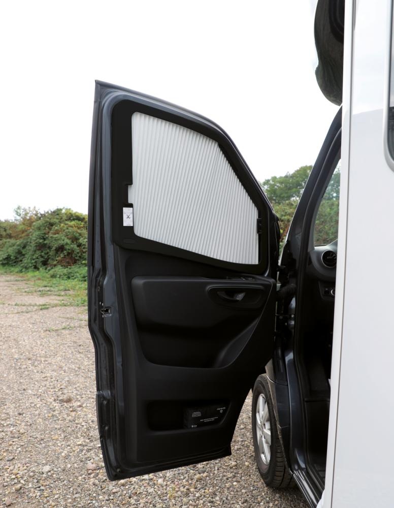 Remis Remifront 4 Mercedes Sprinter VS30 >2019 Zijraam L zonder Instapgreep Zwart